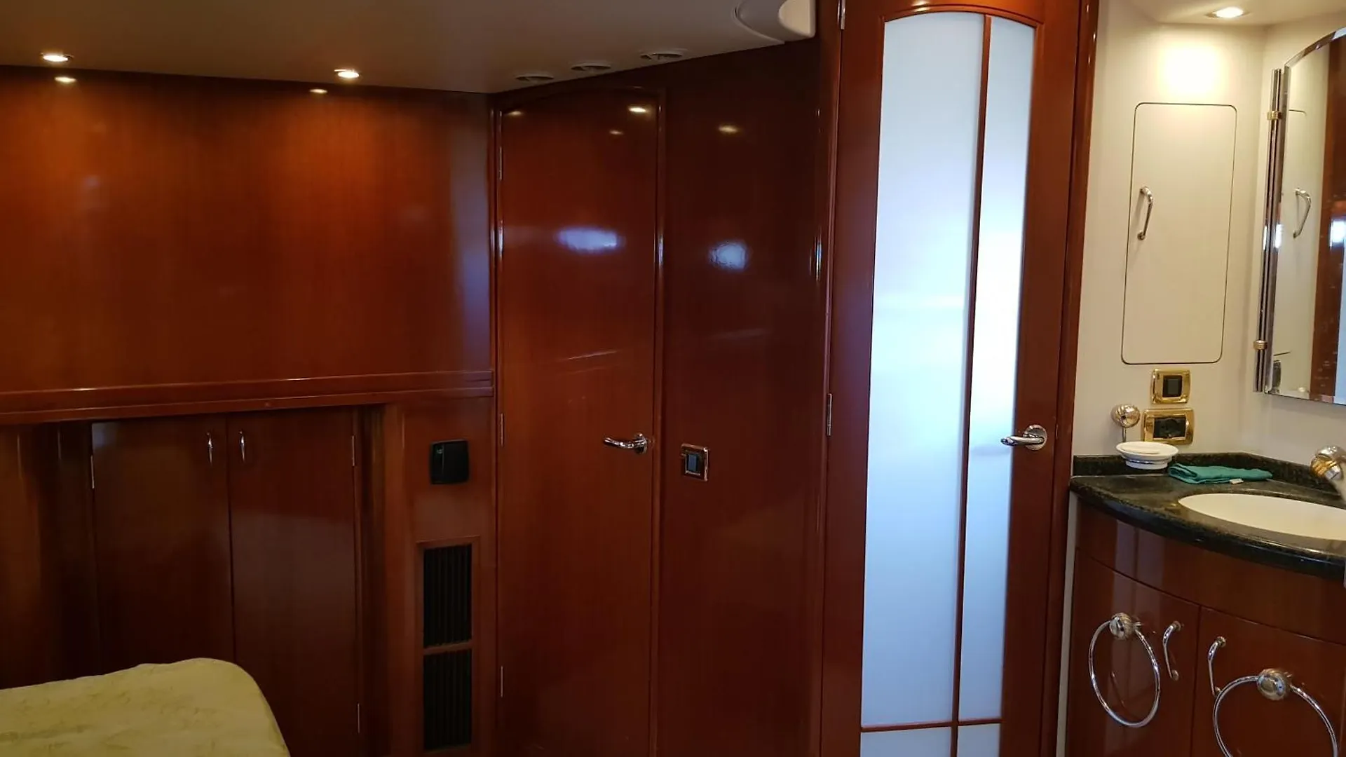 Botel Top Luxury Exclusive Fully Air Conditioned 3Bdr Yacht Eilat