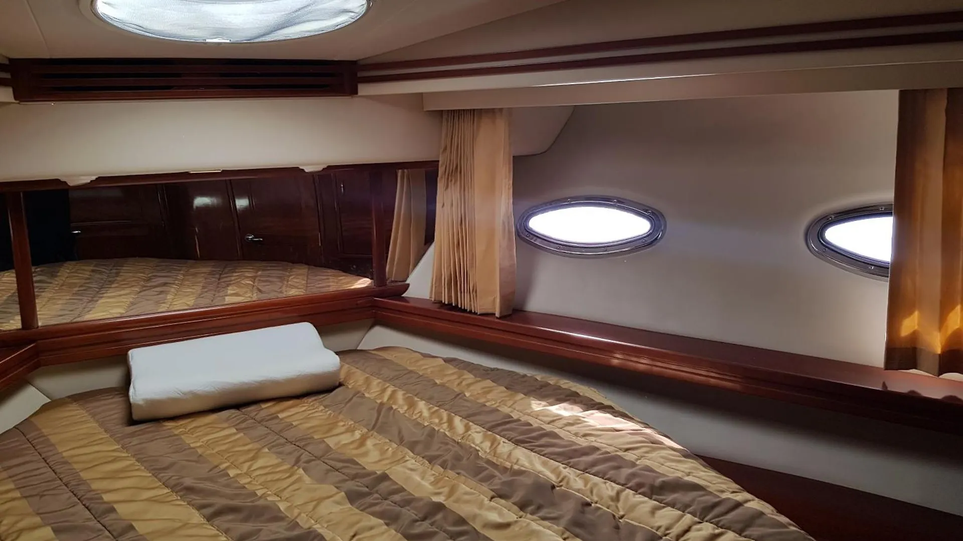 Top Luxury Exclusive Fully Air Conditioned 3Bdr Yacht Eilat 0*,  Israel